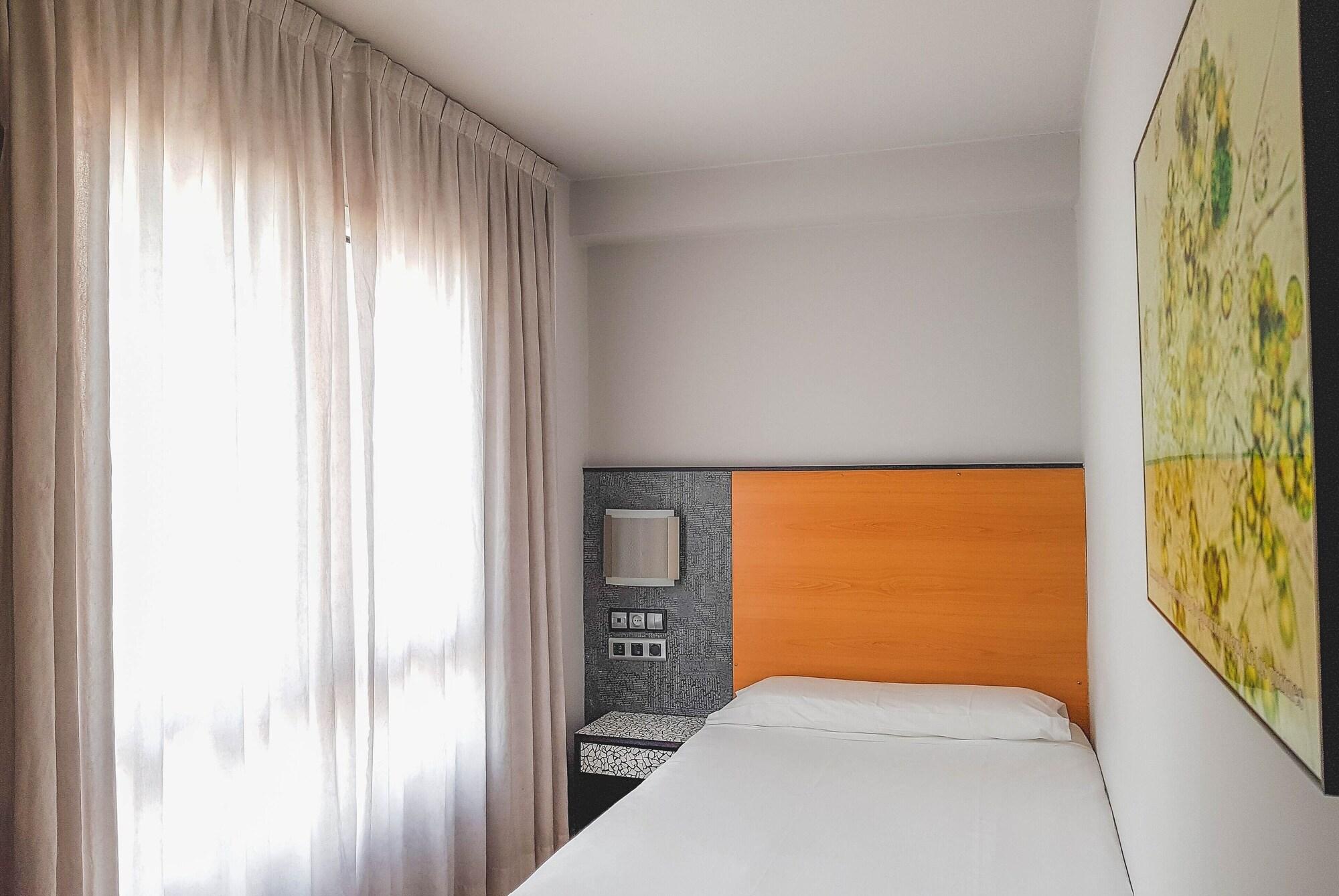 Hotel Faranda Pathos Gijon, Ascend Hotel Collection Exteriör bild